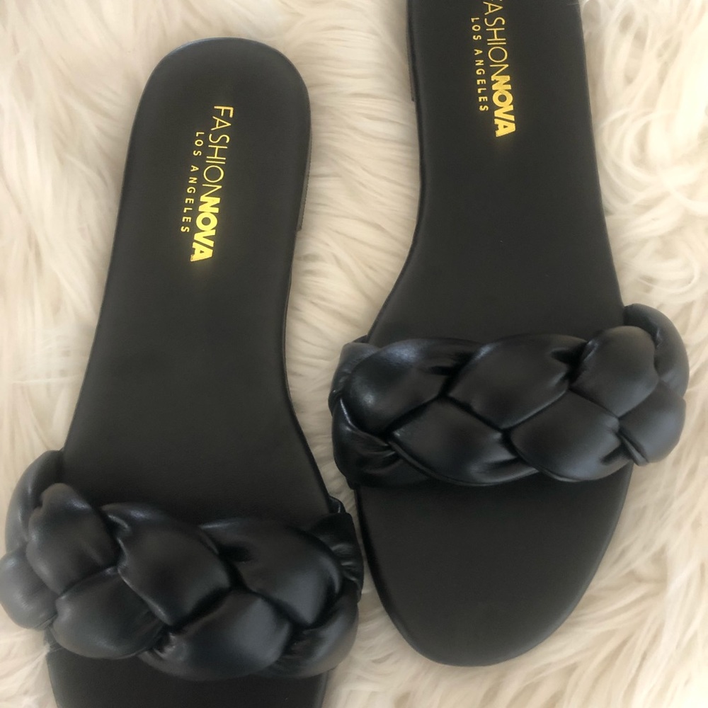 Fashion Nova Braid Sandals .Size 9